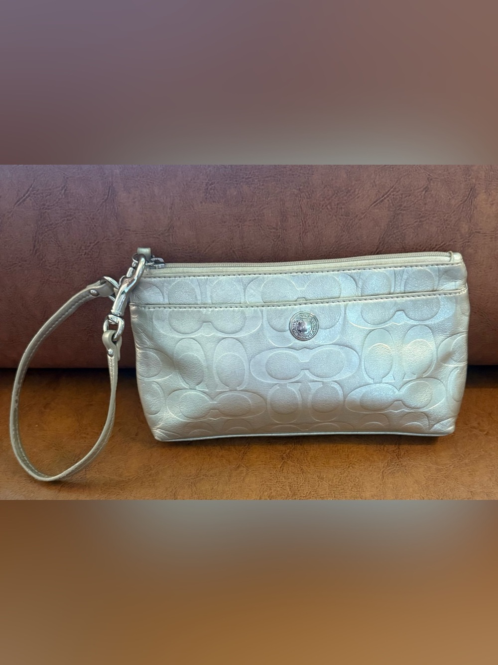 Coach Metallic Gold Embossed Signature Leather Wristlet Clutch Y2K